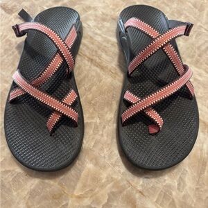 Chacos Black and pink/red Strappy Sandals W10 comfortable